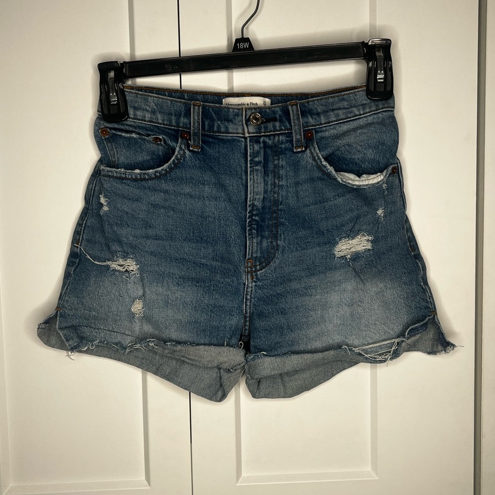 Abercrombie & Fitch Curve Love High Rise 4" Distressed Jean Shorts Size 27